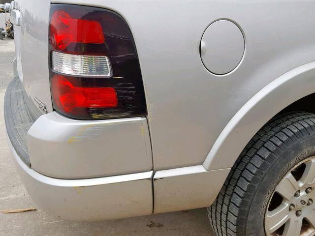 1FMEU63E17UB30260 - 2007 FORD EXPLORER X SILVER photo 9