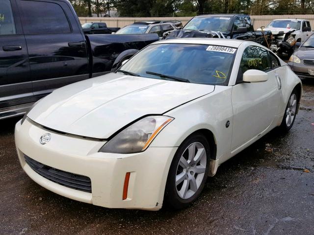 JN1AZ34DX4T164517 - 2004 NISSAN 350Z COUPE WHITE photo 2