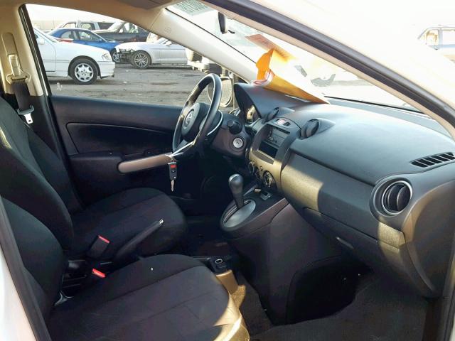 JM1DE1KY0E0175528 - 2014 MAZDA MAZDA2 SPO WHITE photo 5