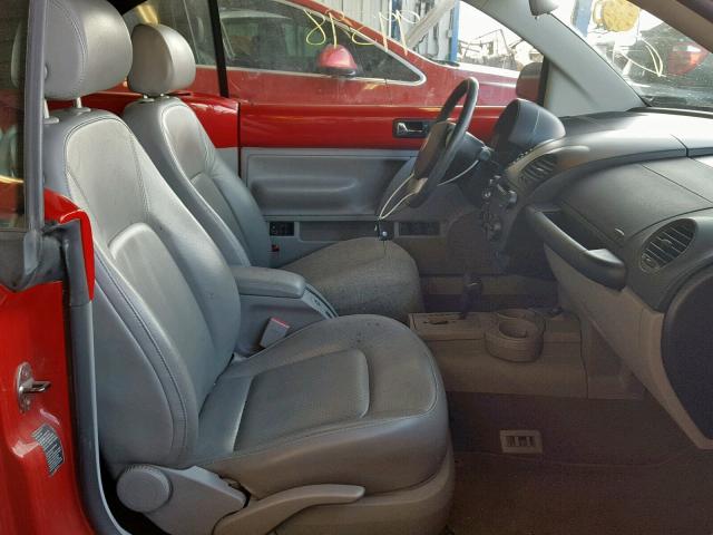 3VWCD21YX4M304292 - 2004 VOLKSWAGEN NEW BEETLE Rot Foto 5