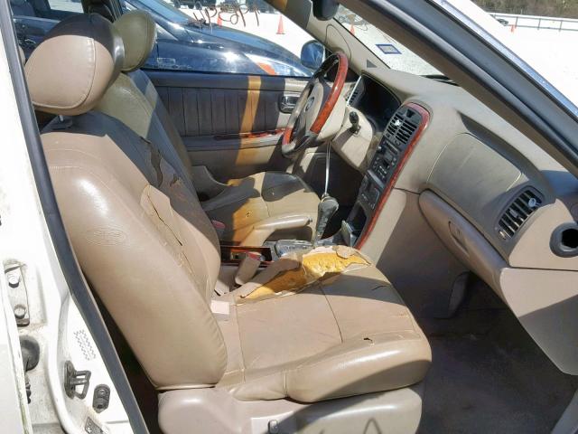 KNAGD128435226476 - 2003 KIA OPTIMA SE WHITE photo 5