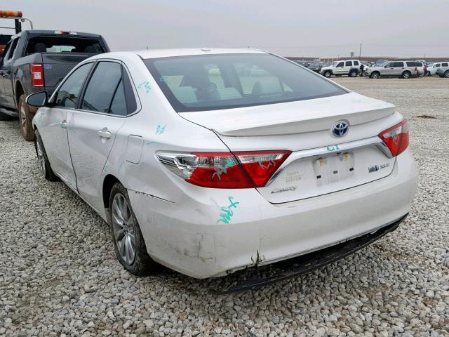 4T1BD1FK7HU226595 - 2017 TOYOTA CAMRY HYBR WHITE photo 3