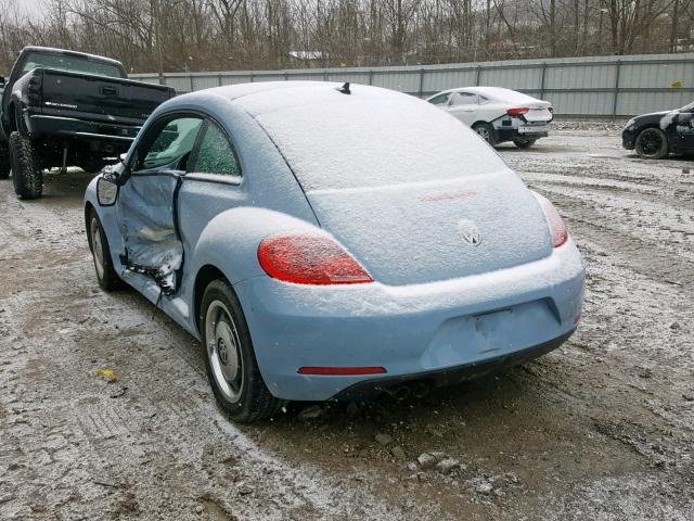 3VWJX7AT0DM600907 - 2013 VOLKSWAGEN BEETLE BLUE photo 3