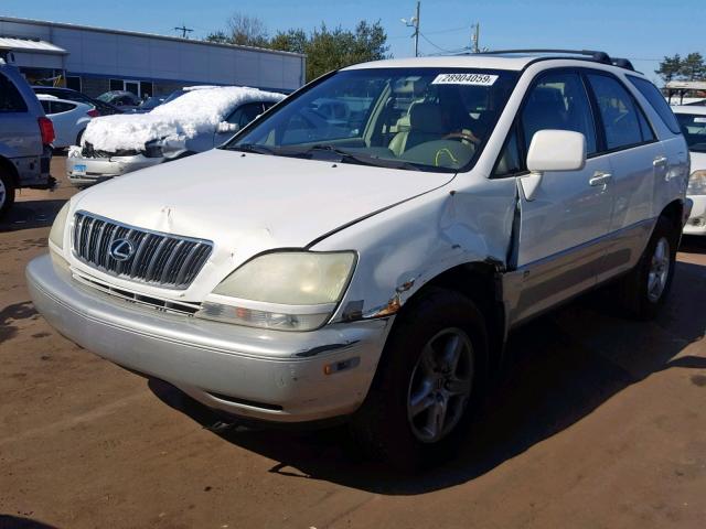 JTJGF10UX20150056 - 2002 LEXUS RX 300 WHITE photo 2