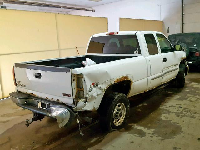 1GTGK29U03Z107642 - 2003 GMC NEW SIERRA WHITE photo 4