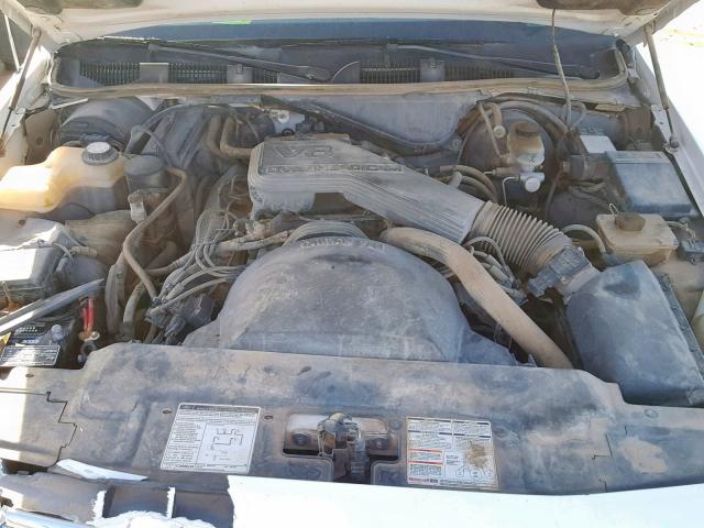 2FACP74W0PX104912 - 1993 FORD CROWN VICT WHITE photo 7