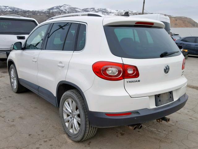 WVGBV7AX7AW508197 - 2010 VOLKSWAGEN TIGUAN SE WHITE photo 3