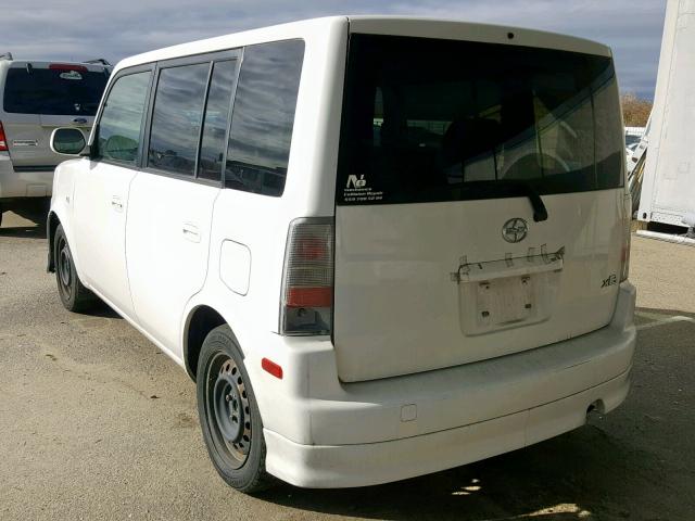 JTLKT324554008200 - 2005 TOYOTA SCION XB WHITE photo 3