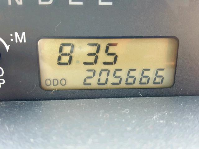 JTLKT324554008200 - 2005 TOYOTA SCION XB WHITE photo 8