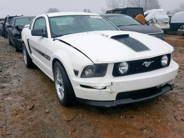 1ZVHT82H885185678 - 2008 FORD MUSTANG GT WHITE photo 1