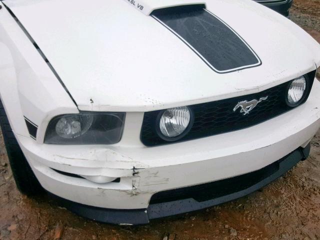 1ZVHT82H885185678 - 2008 FORD MUSTANG GT WHITE photo 9