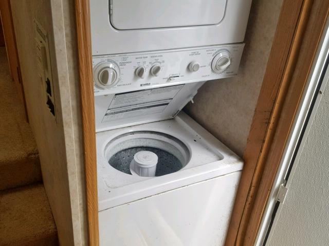 4YDF367206D516496 - 2006 KEYSTONE MONTANA WHITE photo 9