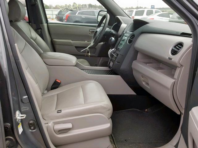 5FNYF3H2XAB019313 - 2010 HONDA PILOT LX GRAY photo 5