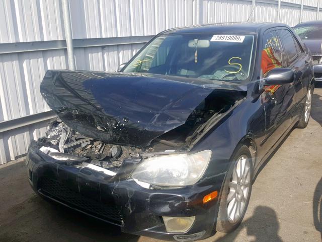 JTHBD192730080228 - 2003 LEXUS IS 300 BLACK photo 2