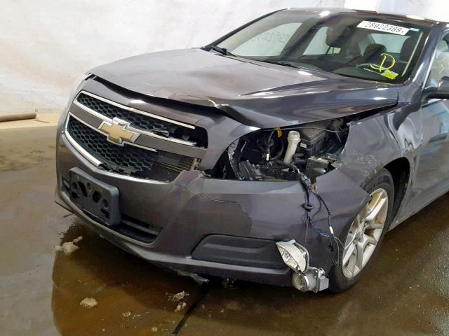 1G11D5SR8DF154484 - 2013 CHEVROLET MALIBU 1LT 灰色 照片 9