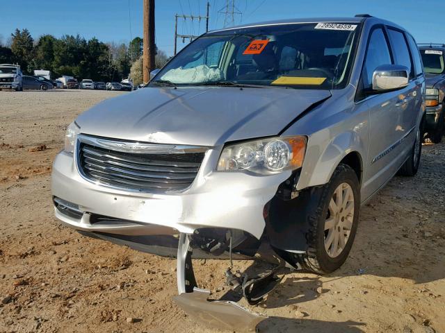 2C4RC1CG6CR134406 - 2012 CHRYSLER TOWN & COU SILVER photo 2