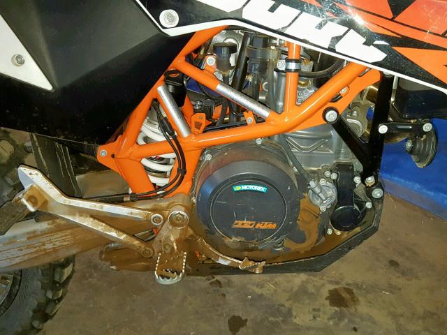 VBKLET400JM720515 - 2018 KTM 690 ENDURO TWO TONE photo 7