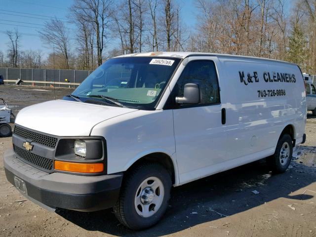 1GCFG15X761166861 - 2006 CHEVROLET EXPRESS G1 WHITE photo 2