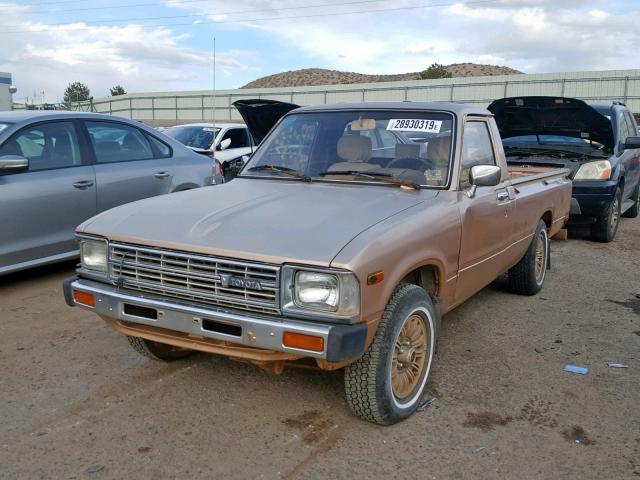 JT4RN44S3D1120130 - 1983 TOYOTA PICKUP 1/2 GOLD photo 2