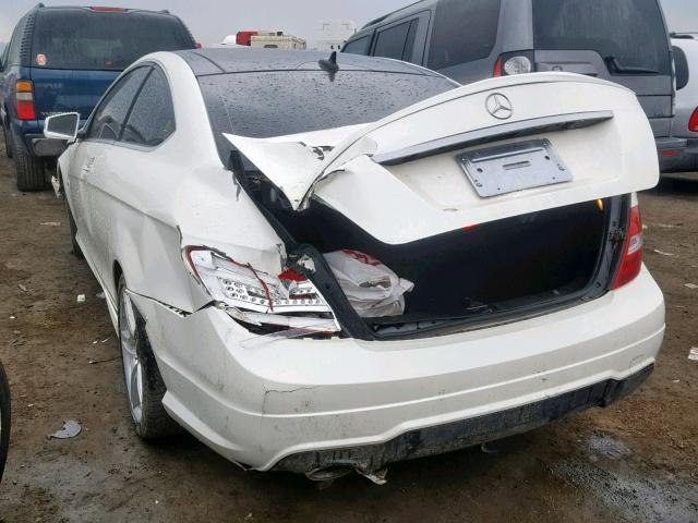 WDDGJ4HB7CF855911 - 2012 MERCEDES-BENZ C 250 WHITE photo 3