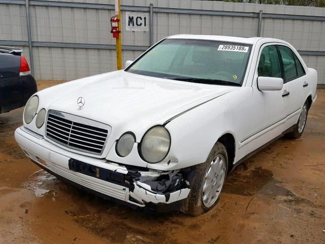 WDBJF65H4XA866498 - 1999 MERCEDES-BENZ E 320 WHITE photo 2