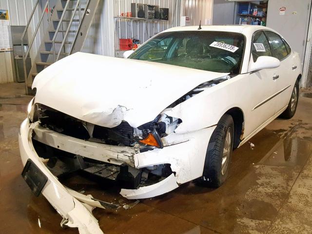 2G4WD562651324114 - 2005 BUICK LACROSSE C WHITE photo 2