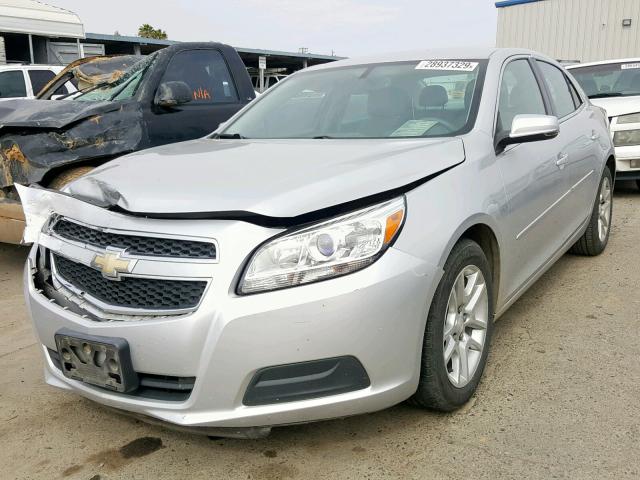 1G11C5SA0DF180834 - 2013 CHEVROLET MALIBU 1LT ვერცხლისფერი ფოტო 2