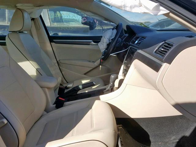 1VWDT7A30HC046722 - 2017 VOLKSWAGEN PASSAT R-L BLACK photo 5