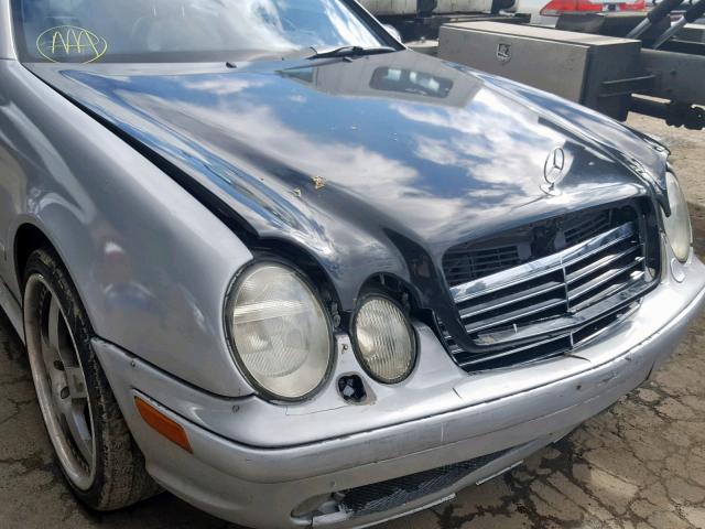 WDBLJ74G62F192355 - 2002 MERCEDES-BENZ CLK 55 AMG SILVER photo 9