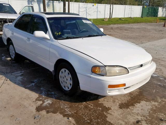 4T1BG12K3TU675231 - 1996 TOYOTA CAMRY DX WHITE photo 1