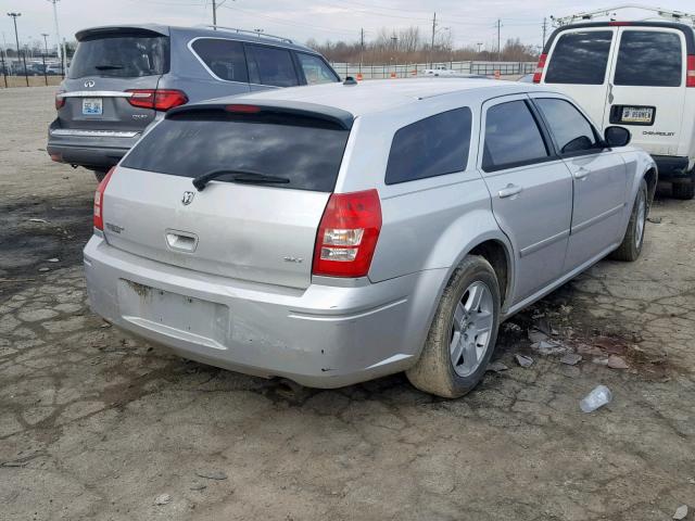 2D4FV47V06H434351 - 2006 DODGE MAGNUM SXT SILVER photo 4