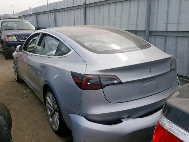 5YJ3E1EA0JF048509 - 2018 TESLA MODEL 3 SILVER photo 3