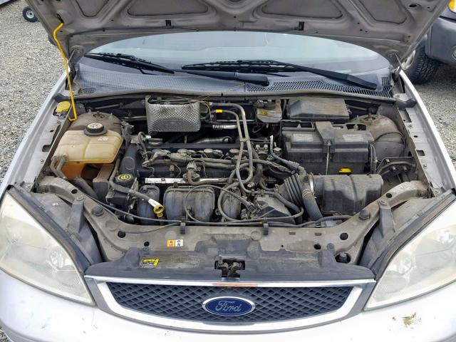 1FAHP34N07W140486 - 2007 FORD FOCUS ZX4 SILVER photo 7