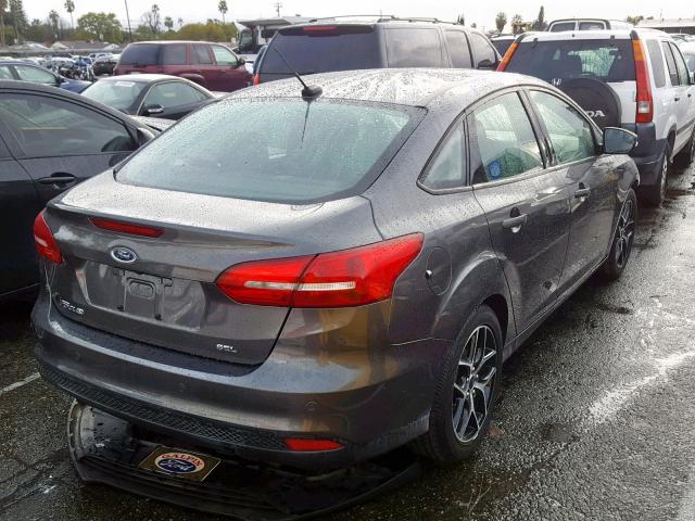 1FADP3H25JL236461 - 2018 FORD FOCUS SEL CHARCOAL photo 4