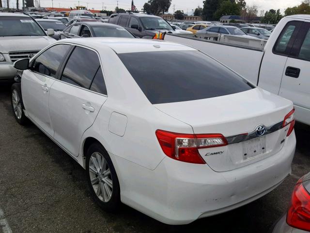 4T1BD1FK1EU123118 - 2014 TOYOTA CAMRY HYBR WHITE photo 3