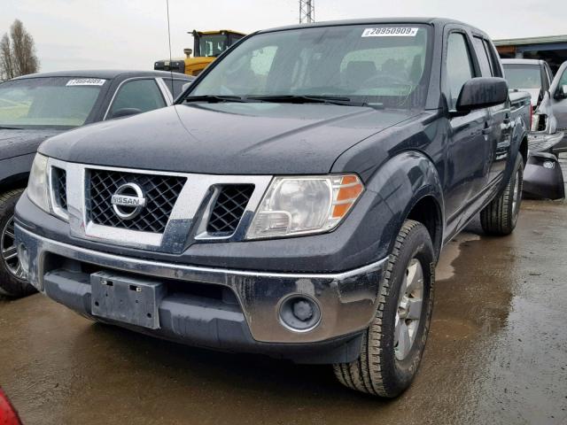 1N6AD0ERXAC437971 - 2010 NISSAN FRONTIER C GRAY photo 2