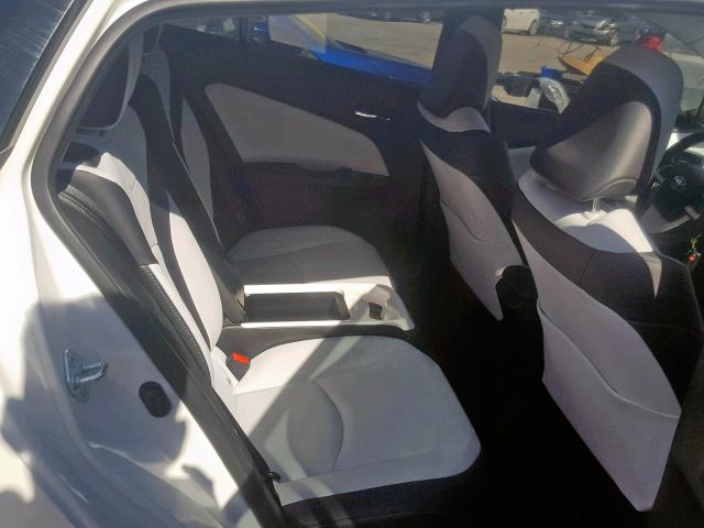 JTDKARFPXH3031913 - 2017 TOYOTA PRIUS PRIM 白色 照片 6