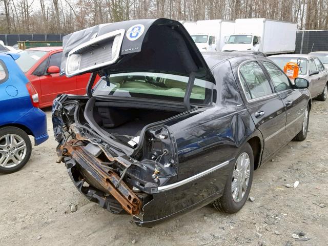 1LNHM83W04Y631324 - 2004 LINCOLN TOWN CAR U BLACK photo 4