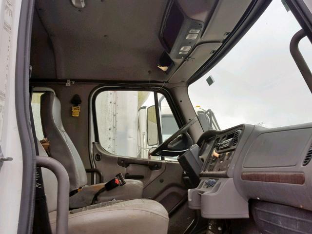 1FVACXBS79HAH4052 - 2009 FREIGHTLINER M2 106 MED WHITE photo 5