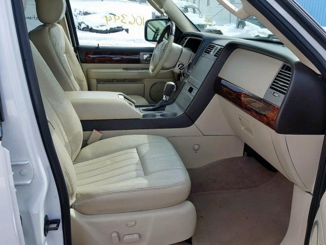 5LMFU28R33LJ51388 - 2003 LINCOLN NAVIGATOR Ақ фото 5