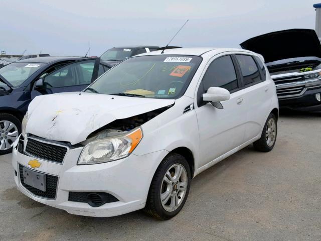 KL1TD6DEXBB124575 - 2011 CHEVROLET AVEO LS WHITE photo 2