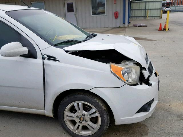 KL1TD6DEXBB124575 - 2011 CHEVROLET AVEO LS WHITE photo 9