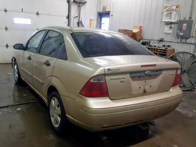 1FAFP34N26W135330 - 2006 FORD FOCUS ZX4 GOLD photo 3