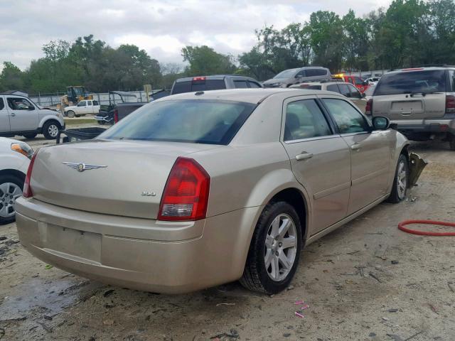 2C3LA43R06H526570 - 2006 CHRYSLER 300 GOLD photo 4