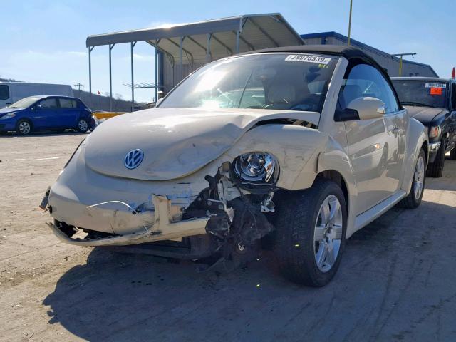3VWRF31Y47M414530 - 2007 VOLKSWAGEN NEW BEETLE თეთრი ფოტო 2