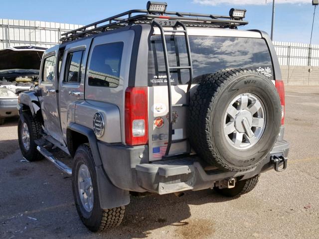 5GTEN13E788109338 - 2008 HUMMER H3 SILVER photo 3