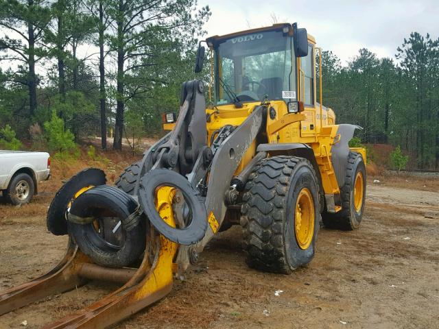 L90EV66643 - 2004 VOLVO FORKS YELLOW photo 2