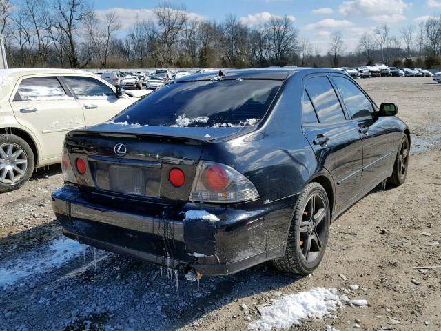 JTHBD192720061984 - 2002 LEXUS IS 300 BLACK photo 4