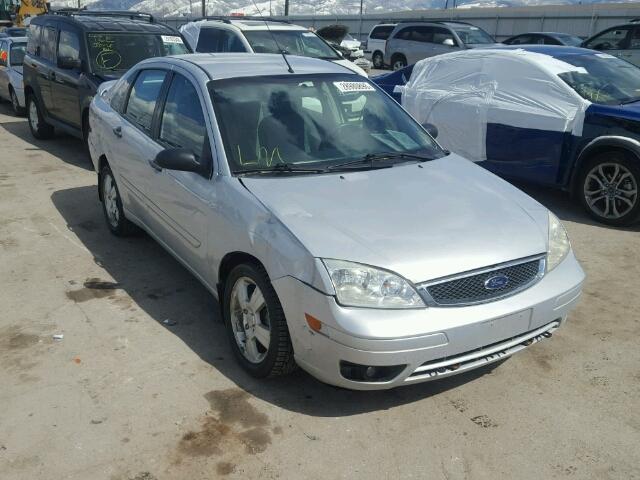 1FAHP34N77W113625 - 2007 FORD FOCUS ZX4 SILVER photo 1