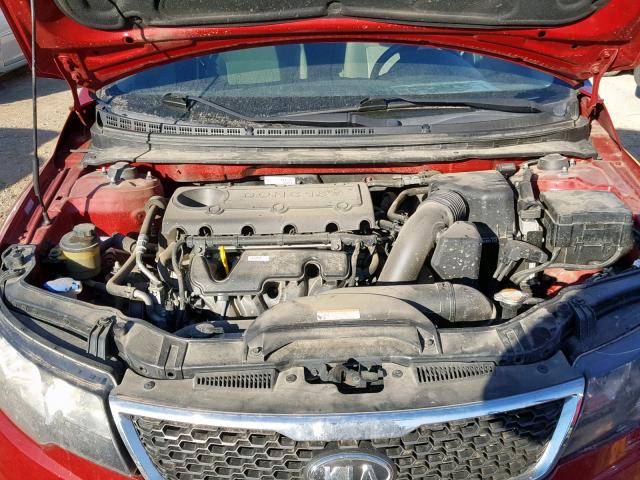 KNAFU4A26B5434223 - 2011 KIA FORTE EX MAROON photo 7